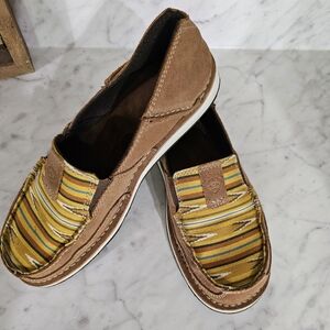 Ariat canvas cruiser shoes womens size 8.5